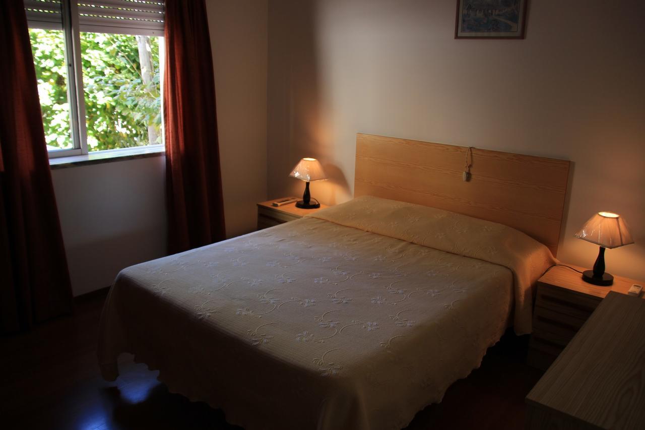 Residencial Martinho Hotel Lousa  Bagian luar foto