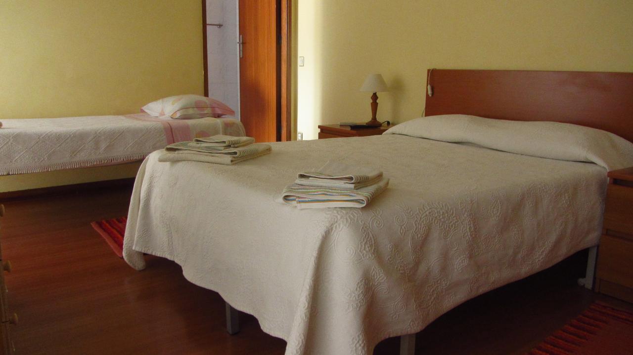 Residencial Martinho Hotel Lousa  Bagian luar foto